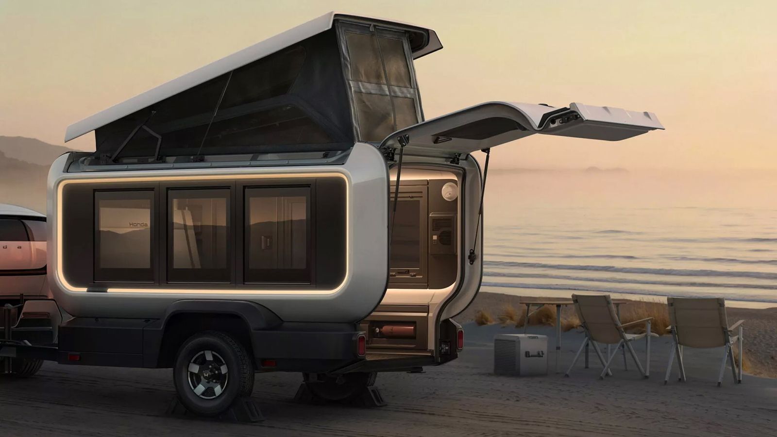 Το Base Station, σύμφωνα με τη Honda έχει σχεδιαστεί με γνώμονα την έξυπνη διαρρύθμιση και την εύκολη χρήση του χώρου. 